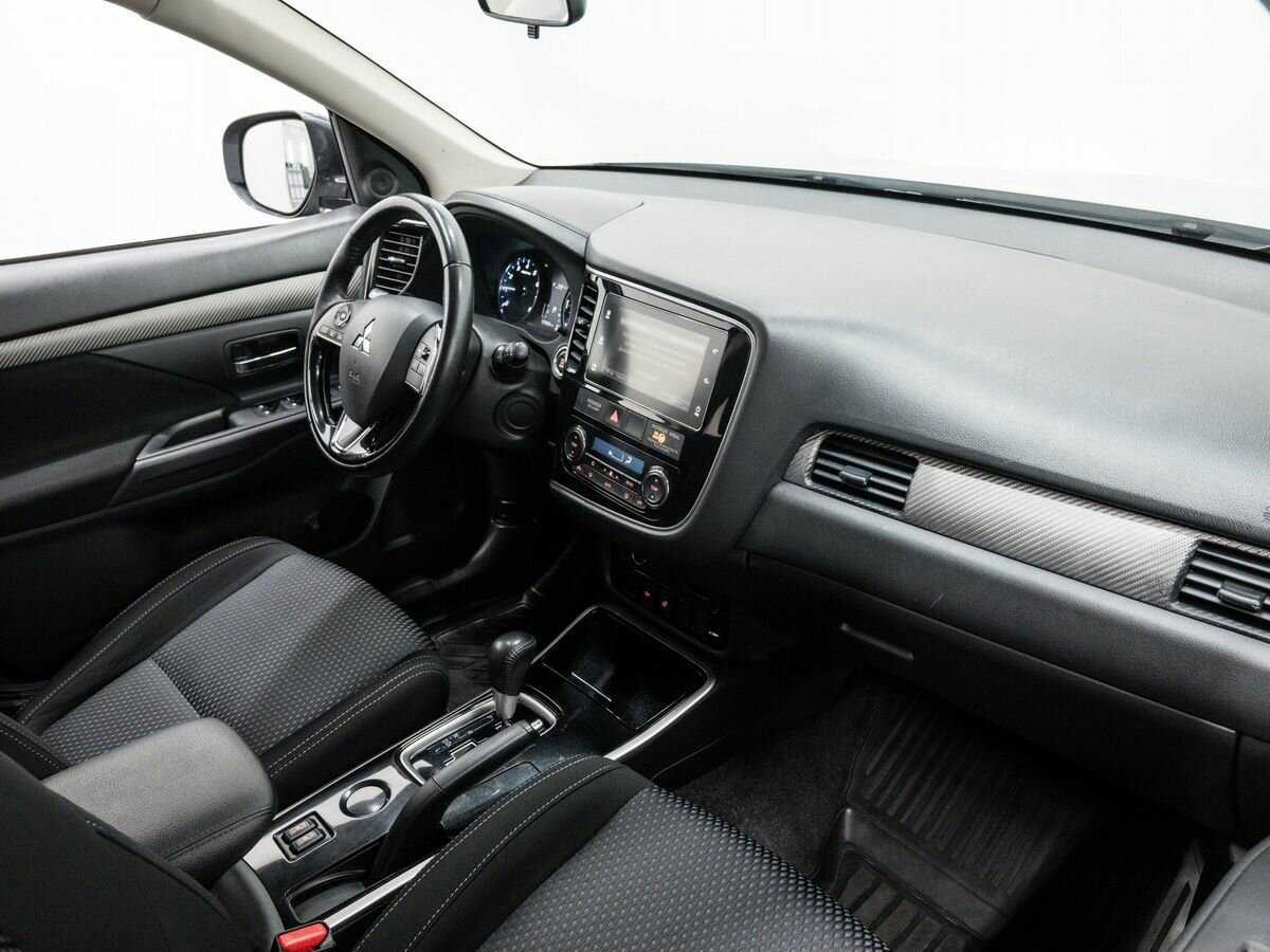 Mitsubishi Outlander б/у, 2018, Вариатор. Фото: #7