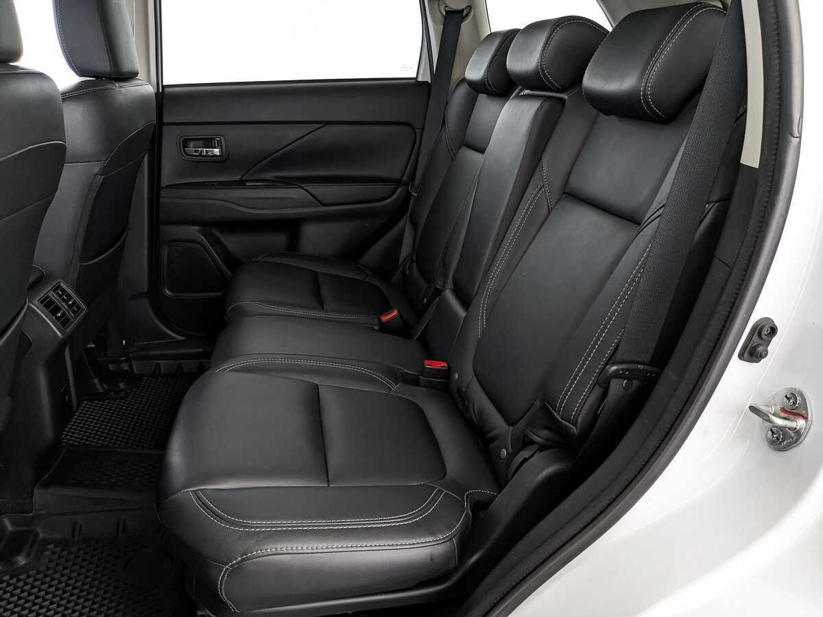 Mitsubishi Outlander б/у, 2021, Вариатор. Фото: #15