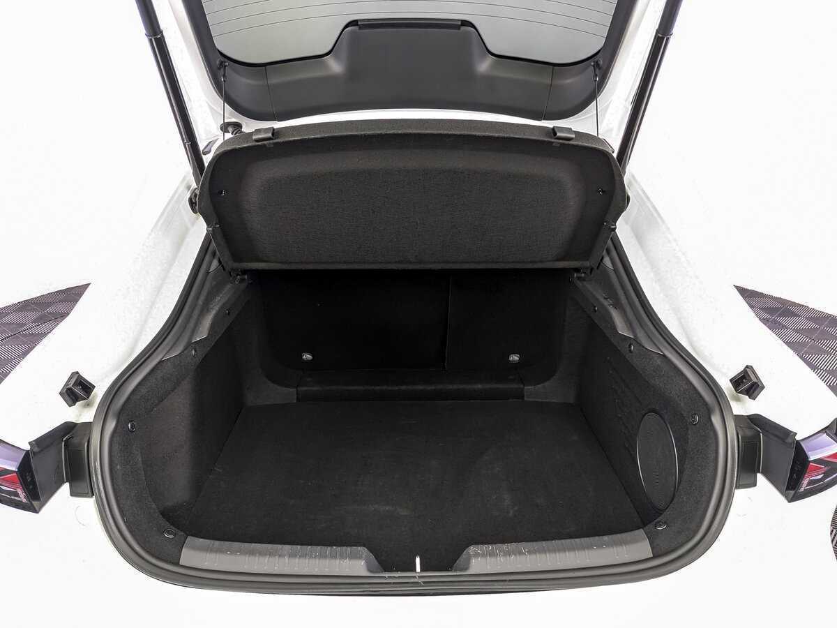 Changan UNI-V б/у, 2023, Роботизированная. Фото: #9