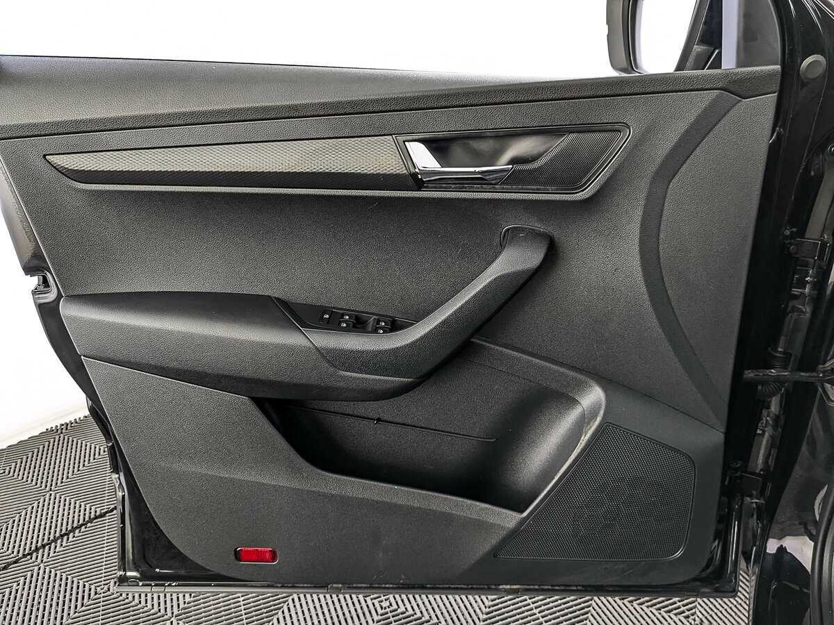 Skoda Karoq б/у, 2021, Автоматическая. Фото: #17