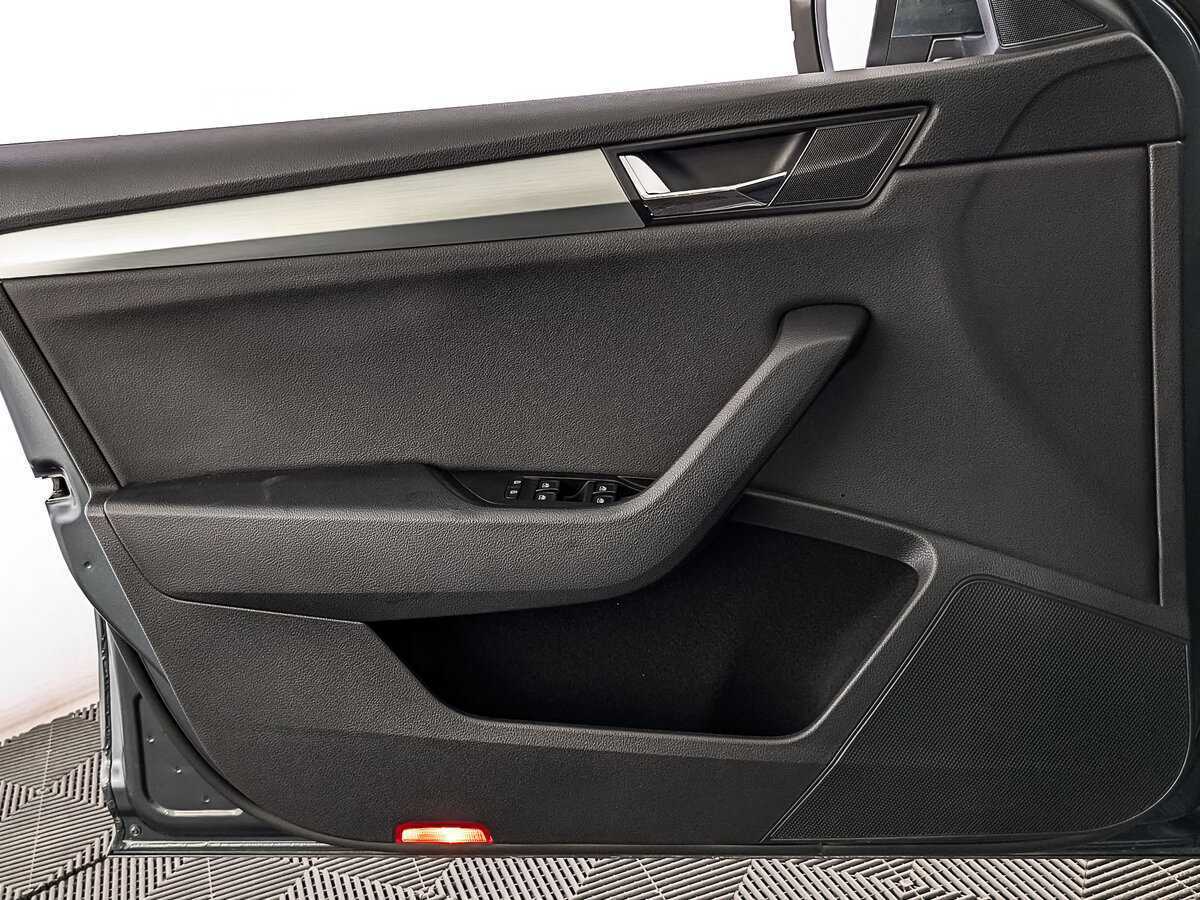 Шкода Суперб б/у, 2019, Роботизированная. Фото: #17