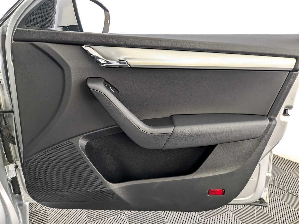 Шкода Октавия б/у, 2018, Роботизированная. Фото: #23