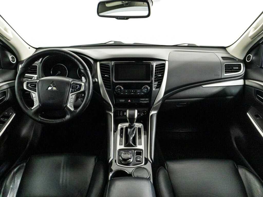 Mitsubishi Pajero Sport б/у, 2018, Автоматическая. Фото: #12