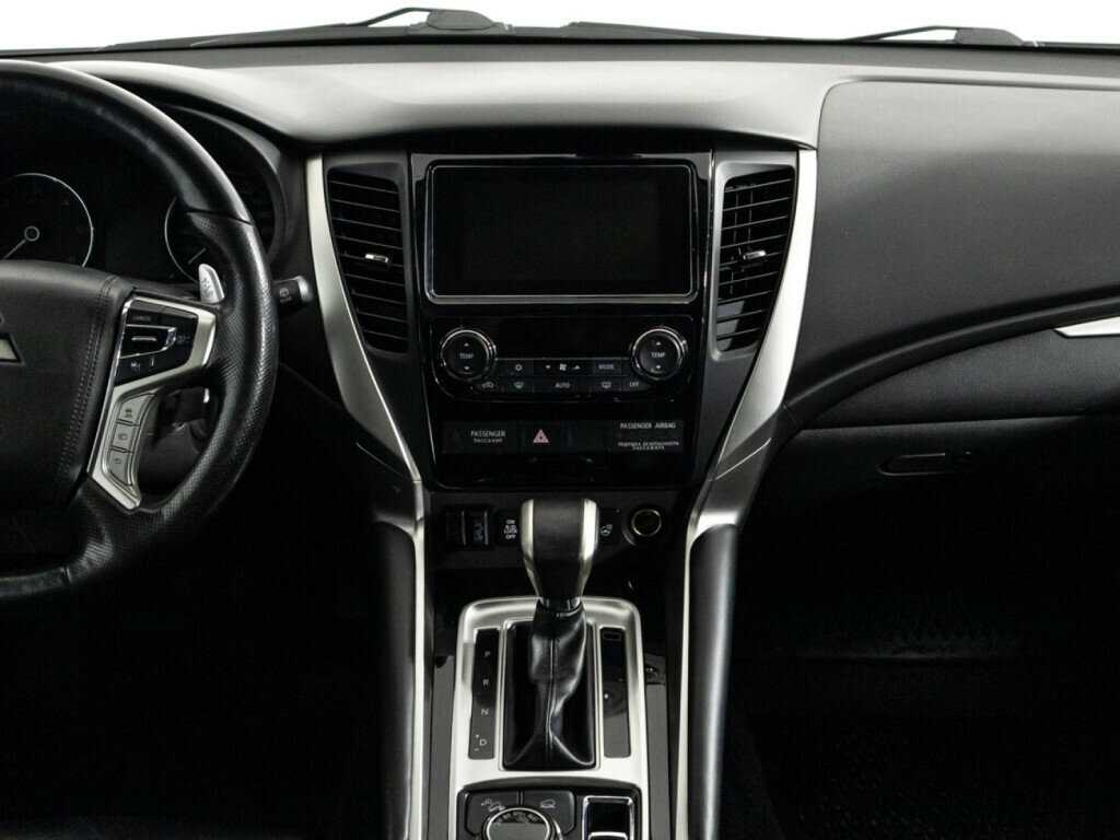 Mitsubishi Pajero Sport б/у, 2018, Автоматическая. Фото: #13