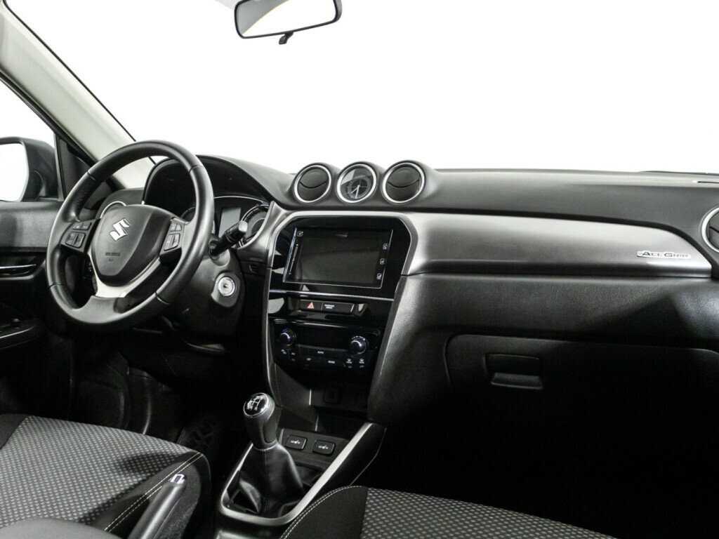 Suzuki Vitara б/у, 2020, Механическая. Фото: #8