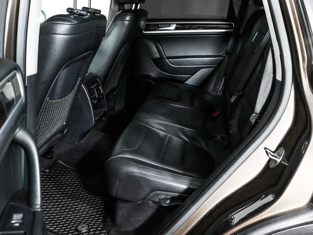 Volkswagen Touareg б/у, 2012, Автоматическая. Фото: #12