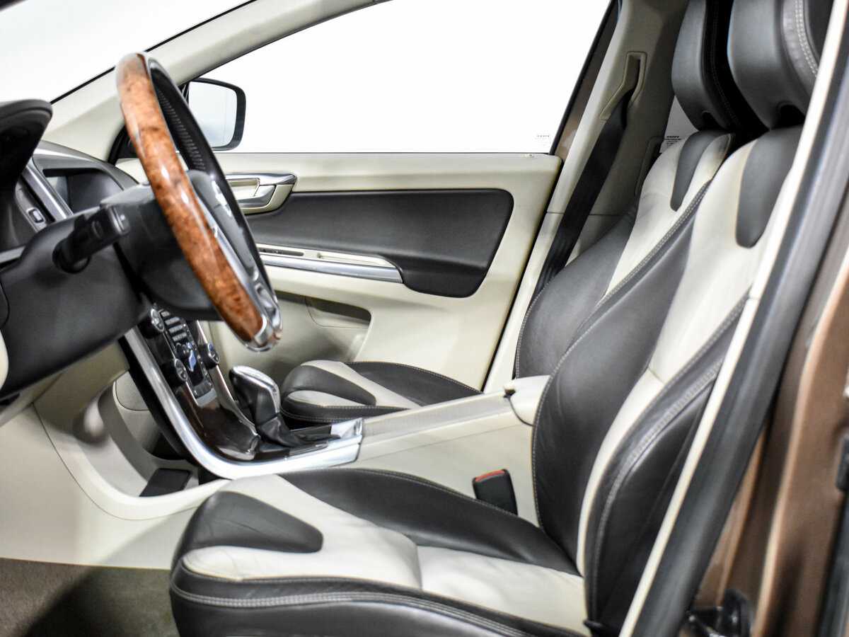 Volvo XC60 б/у, 2012, Автоматическая. Фото: #9