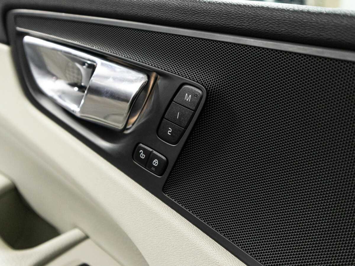 Volvo XC60 б/у, 2018, Автоматическая. Фото: #17