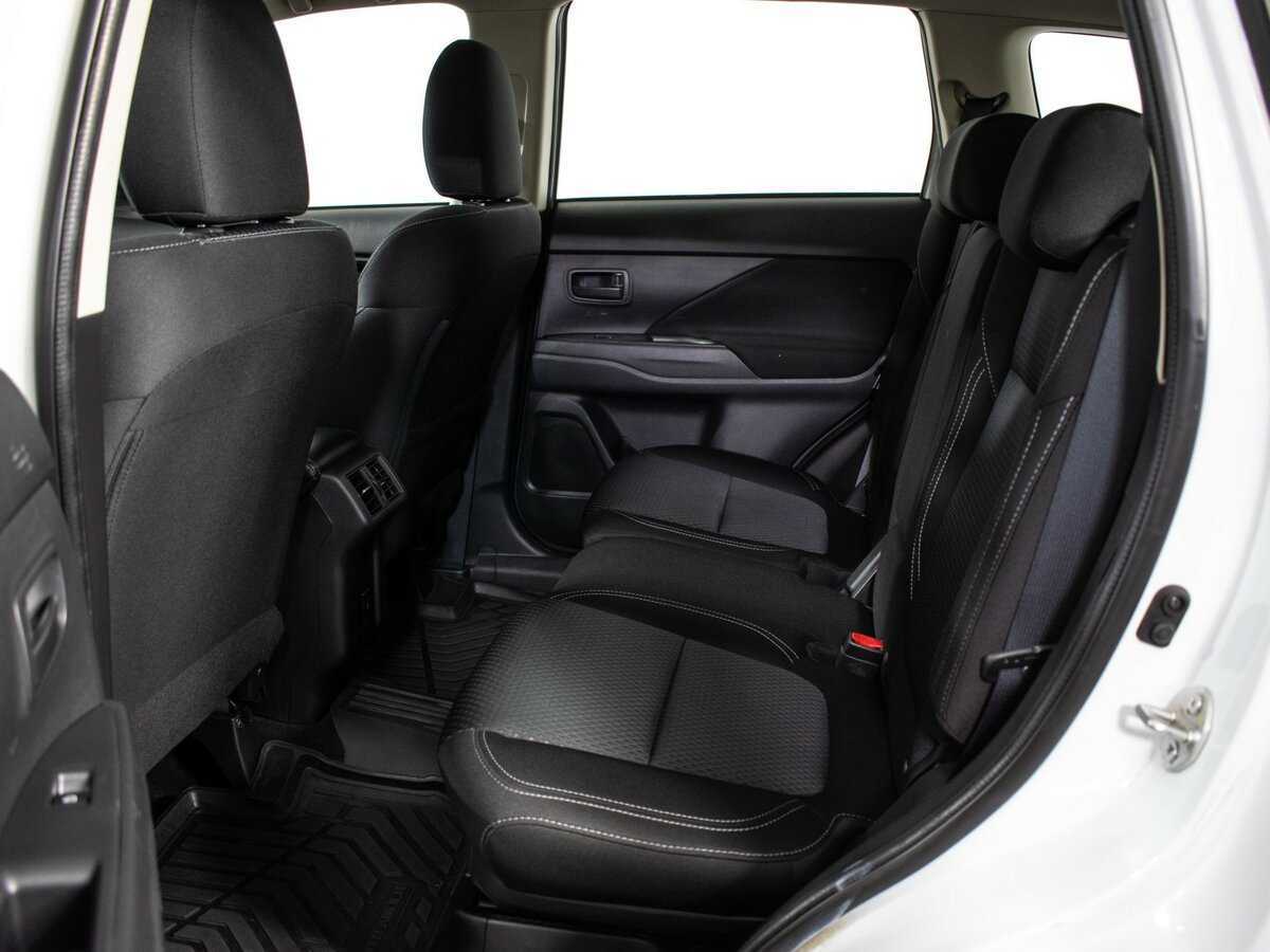 Mitsubishi Outlander б/у, 2020, Вариатор. Фото: #9