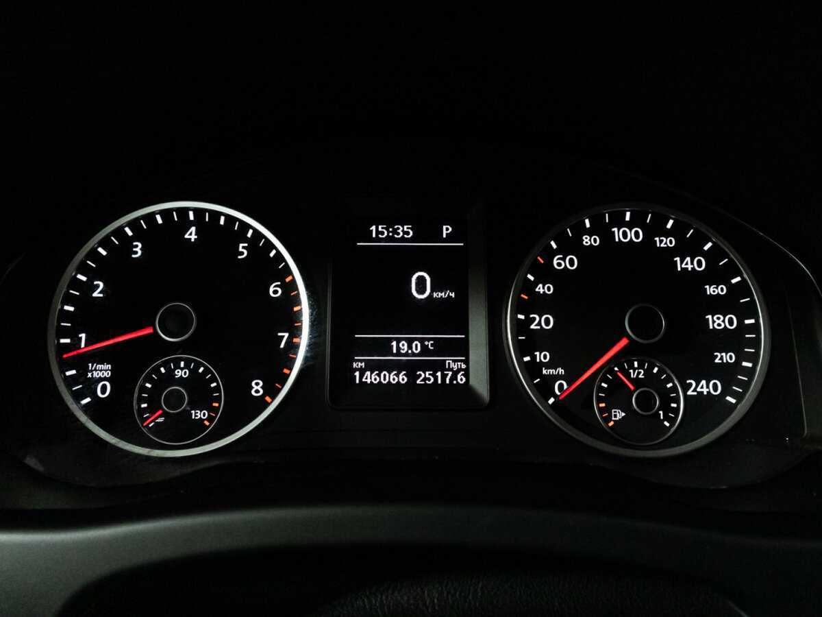 Фольксваген Тигуан б/у, 2015, Роботизированная. Фото: #11