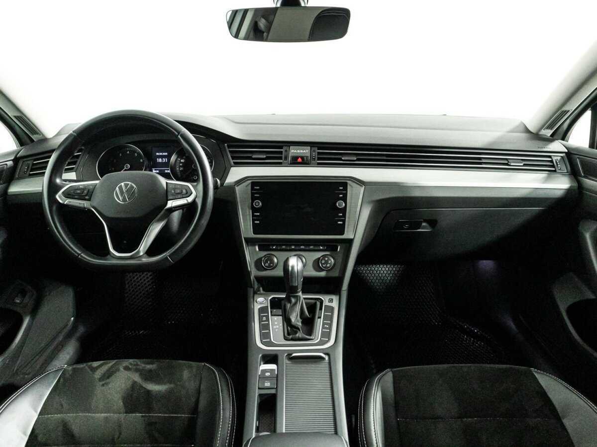 Volkswagen Passat б/у, 2021, Роботизированная. Фото: #12