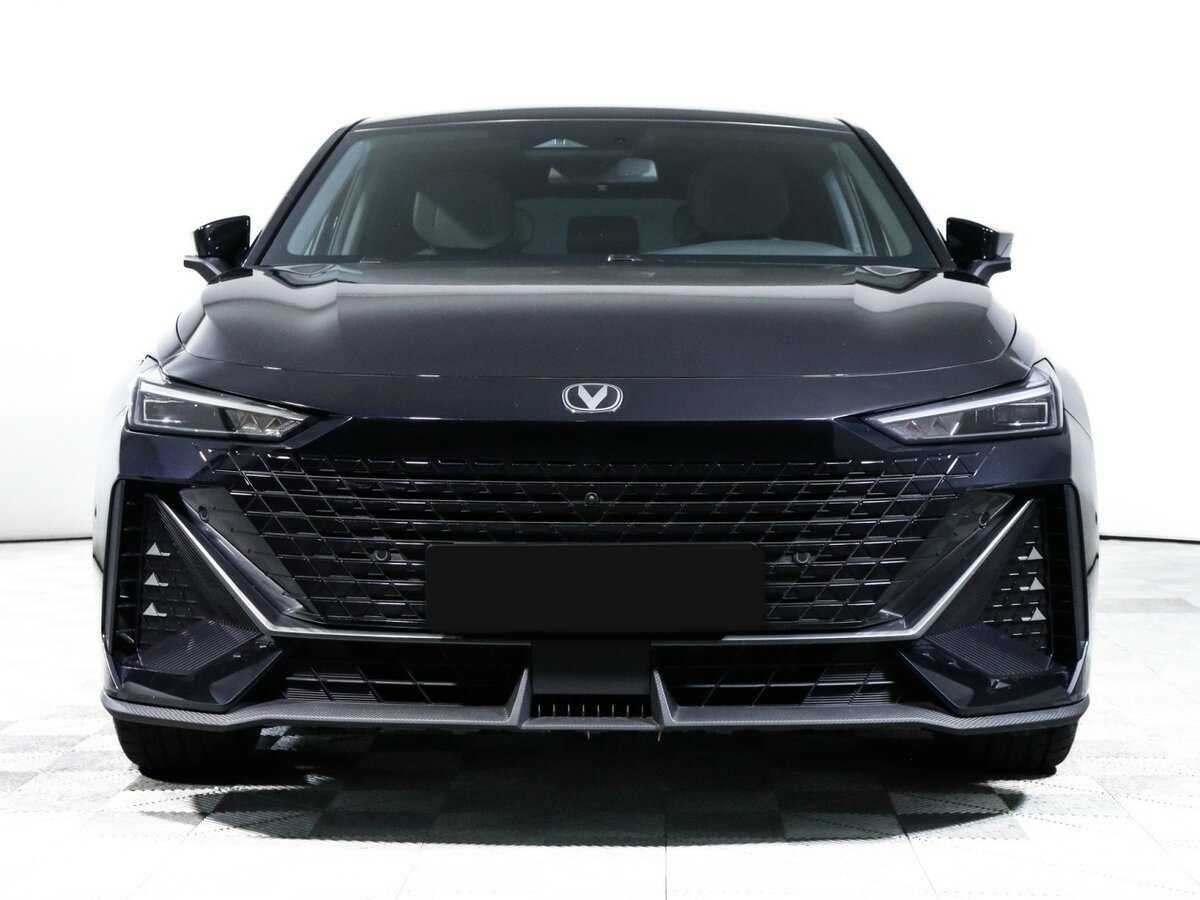 Changan UNI-V б/у, 2023, Роботизированная. Фото: #1