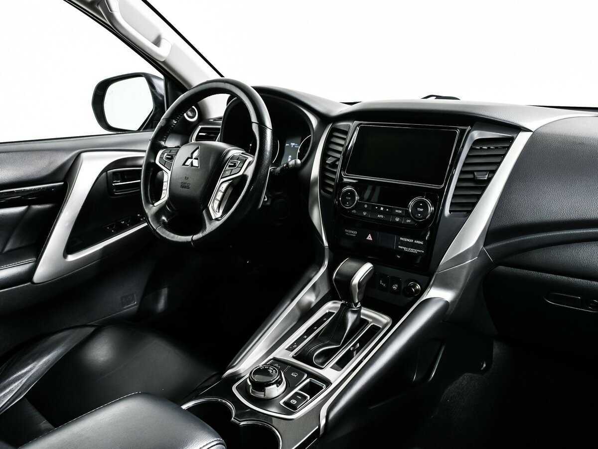 Mitsubishi Pajero Sport б/у, 2018, Автоматическая. Фото: #8