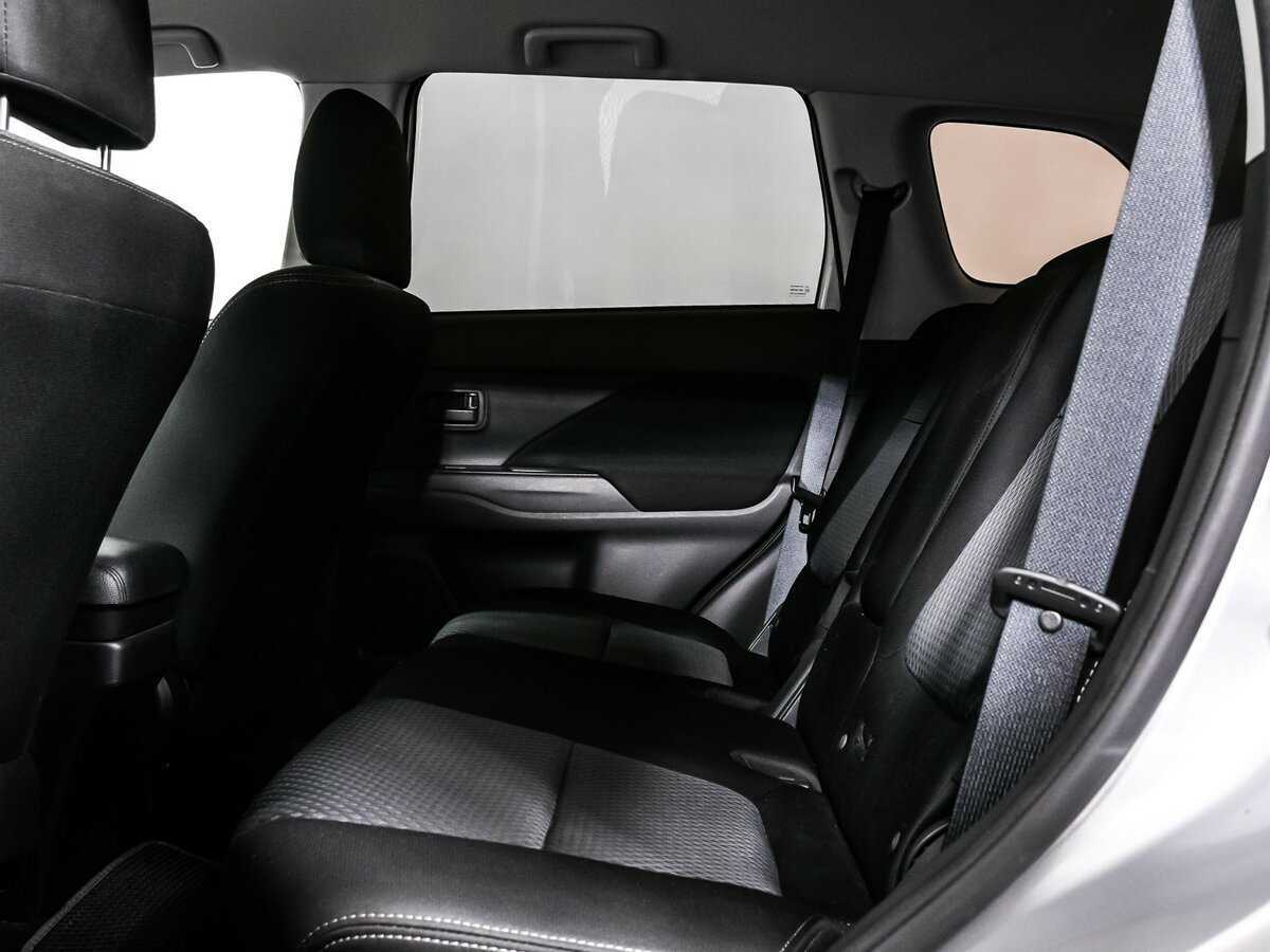 Mitsubishi Outlander б/у, 2018, Вариатор. Фото: #12