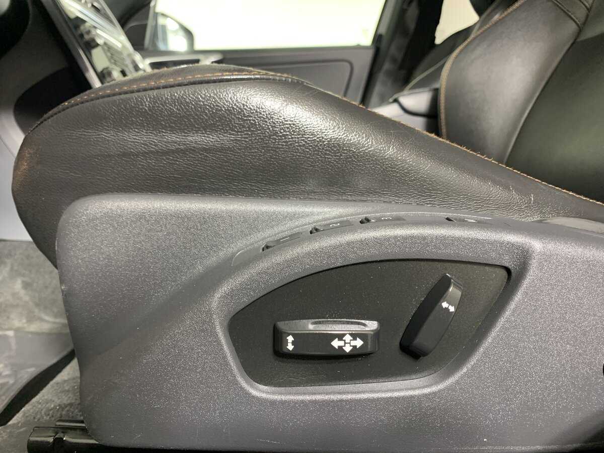 Volvo XC60 б/у, 2016, Автоматическая. Фото: #16