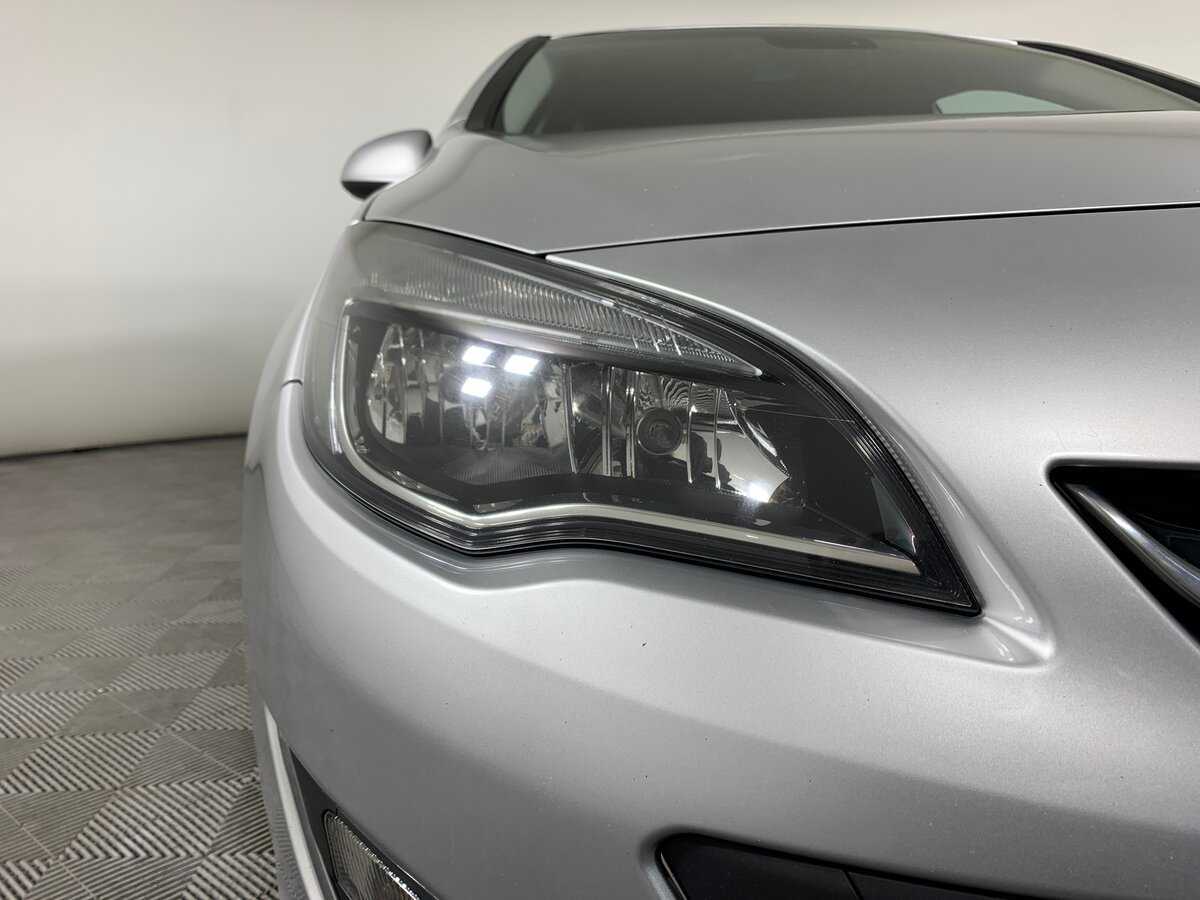 Opel Astra б/у, 2012, Механическая. Фото: #9