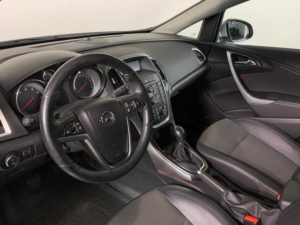 Opel Astra б/у, 2012, Механическая. Фото: #11