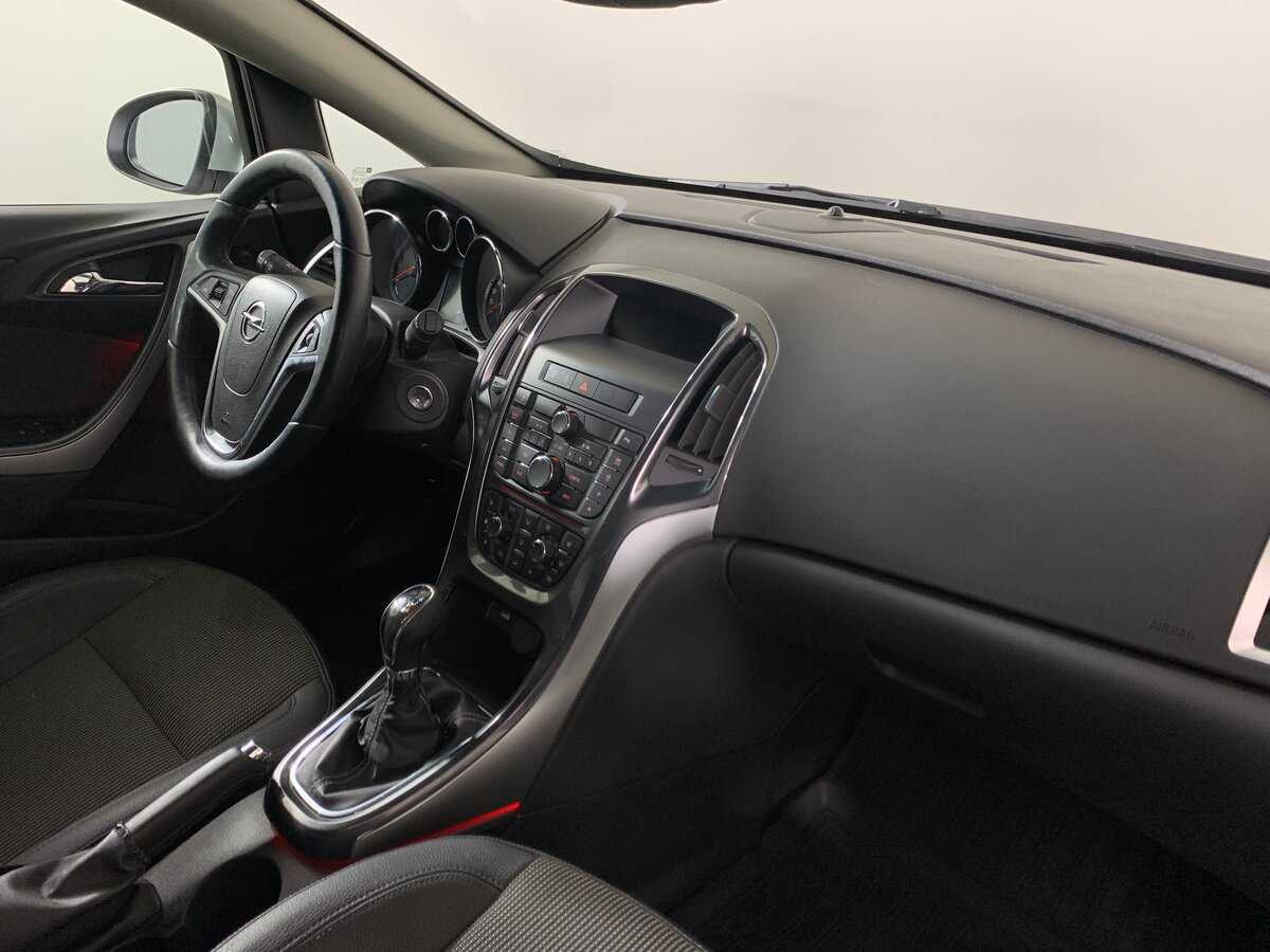 Opel Astra б/у, 2012, Механическая. Фото: #13