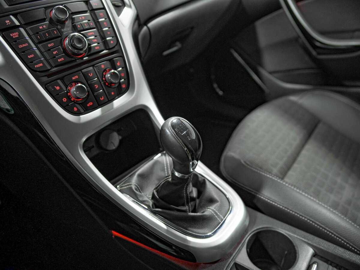 Opel Astra б/у, 2012, Механическая. Фото: #9