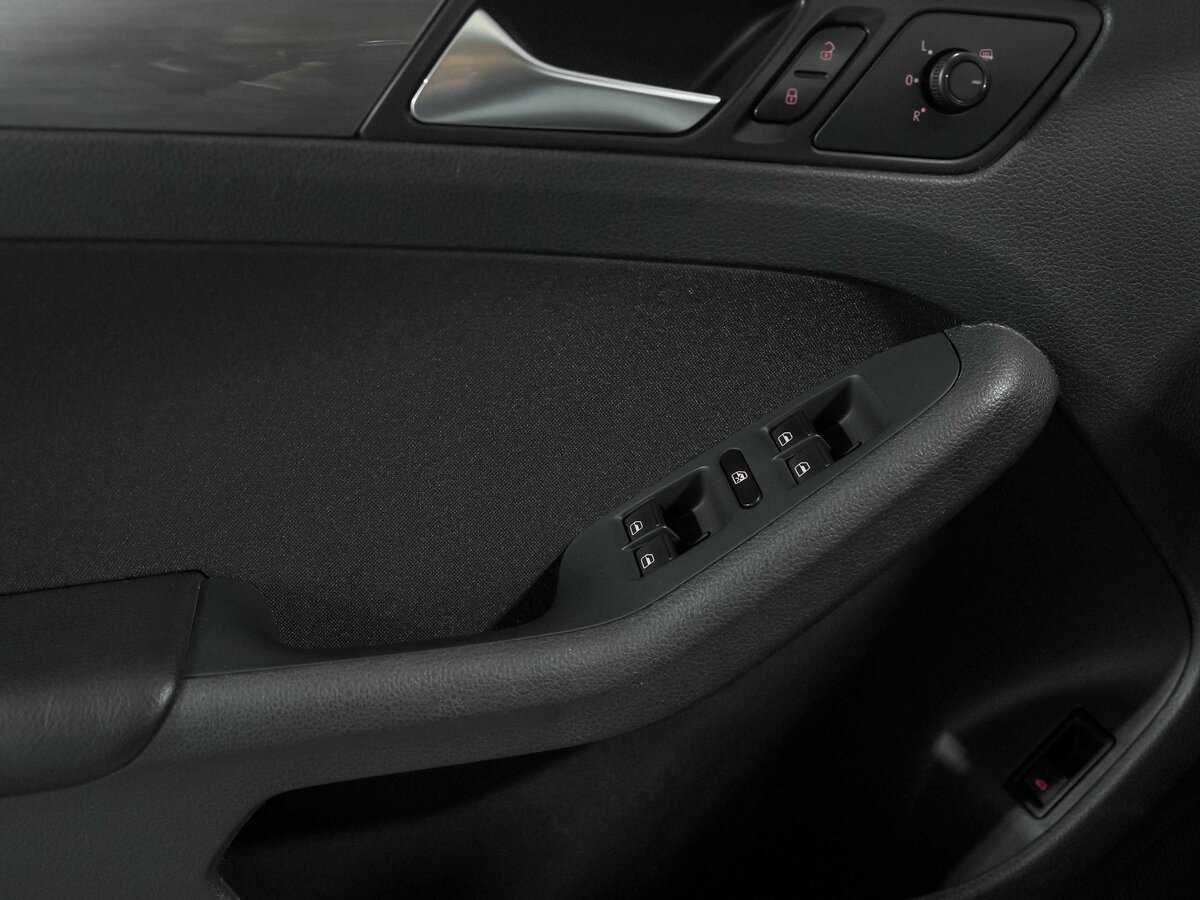 Volkswagen Jetta б/у, 2016, Автоматическая. Фото: #9