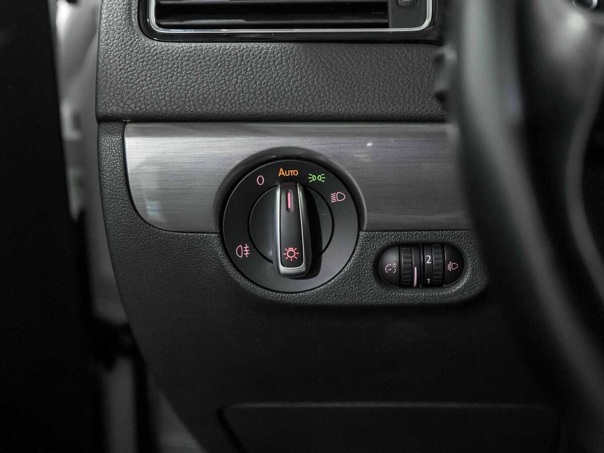 Volkswagen Jetta б/у, 2016, Автоматическая. Фото: #11