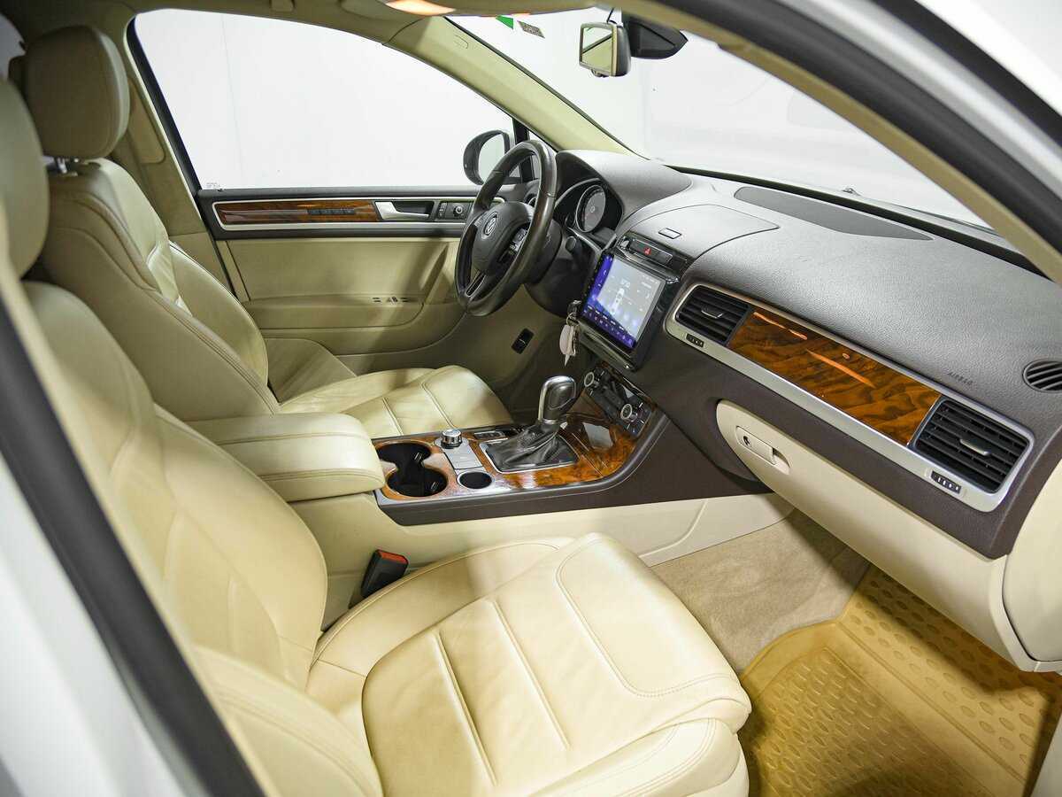 Volkswagen Touareg б/у, 2013, Автоматическая. Фото: #17