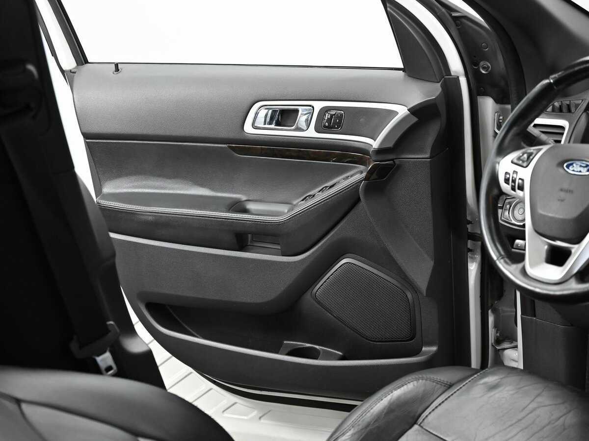 Ford Explorer б/у, 2012, Автоматическая. Фото: #6