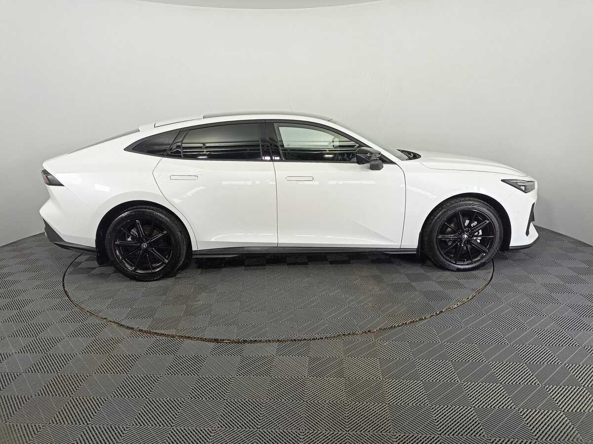 Changan UNI-V б/у, 2023, Роботизированная. Фото: #3