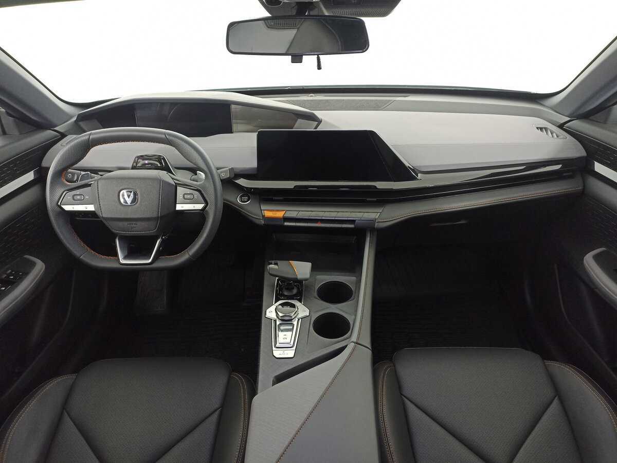 Changan UNI-V б/у, 2023, Роботизированная. Фото: #12