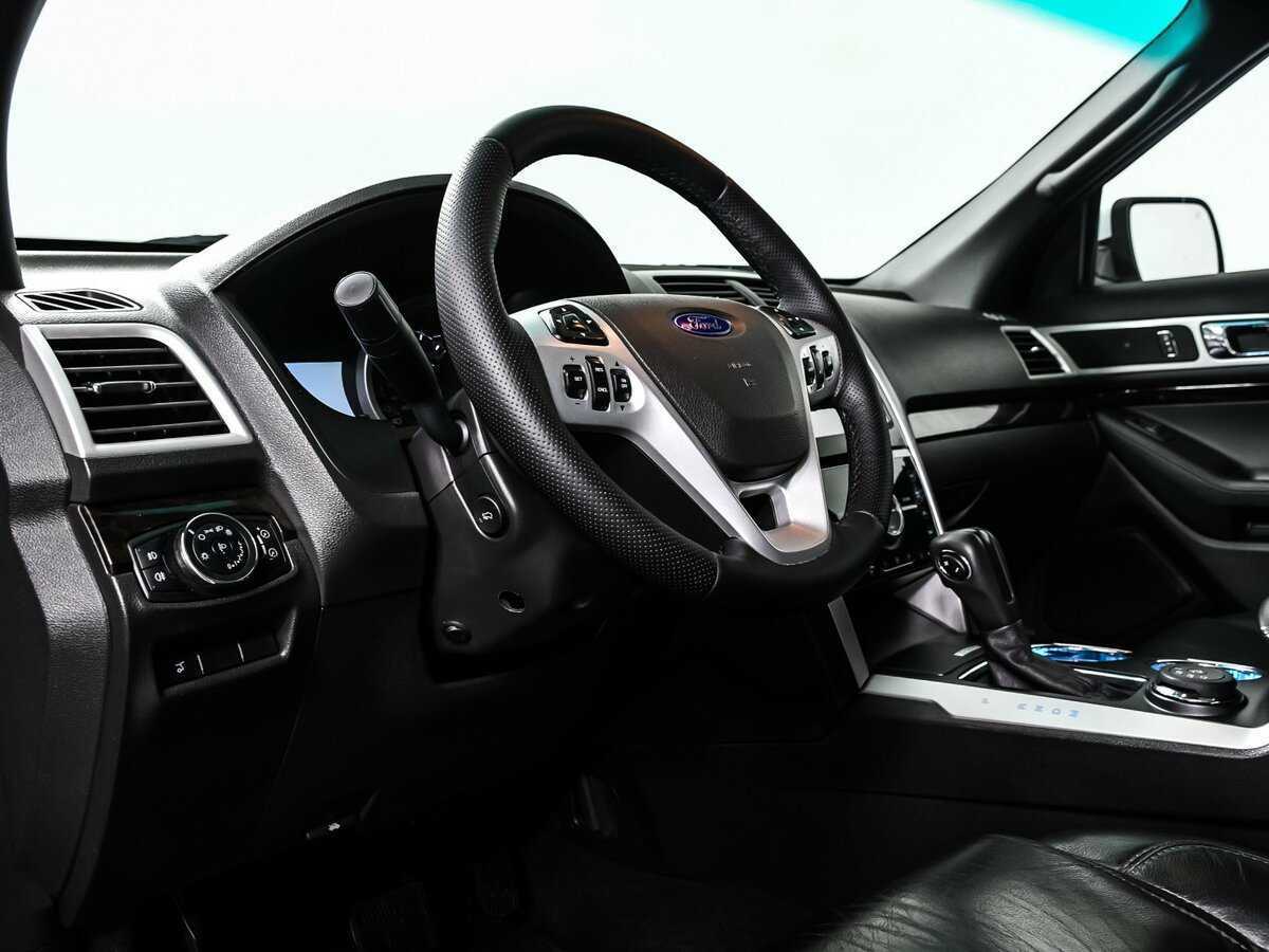 Ford Explorer б/у, 2013, Автоматическая. Фото: #11