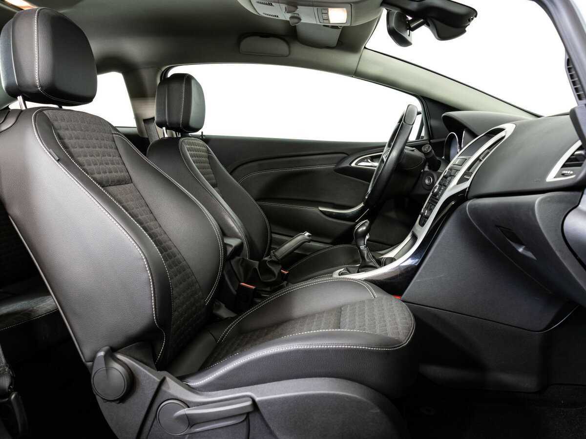 Опель Астра б/у, 2012, Механическая. Фото: #13