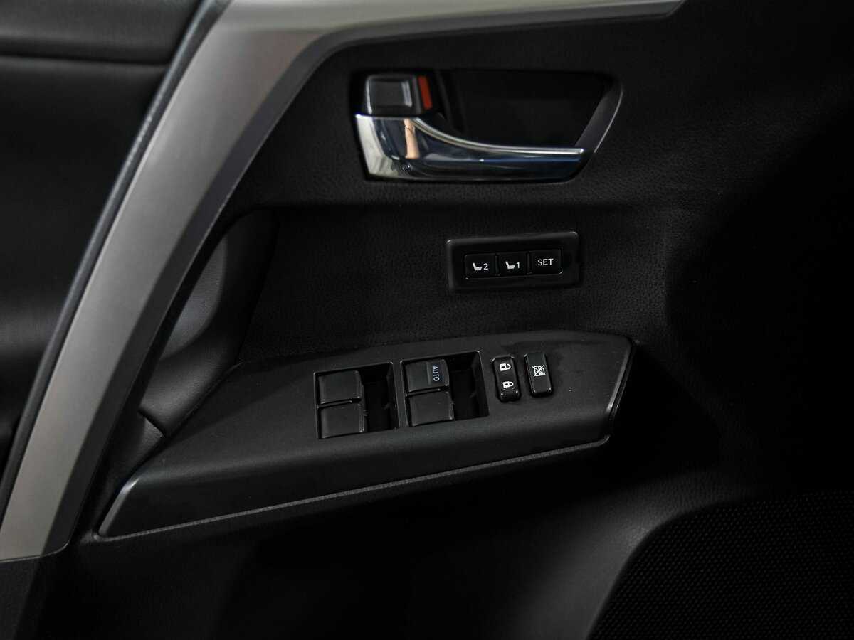 Toyota RAV4 б/у, 2017, Автоматическая. Фото: #13
