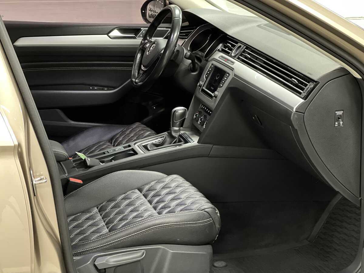 Volkswagen Passat б/у, 2016, Роботизированная. Фото: #10