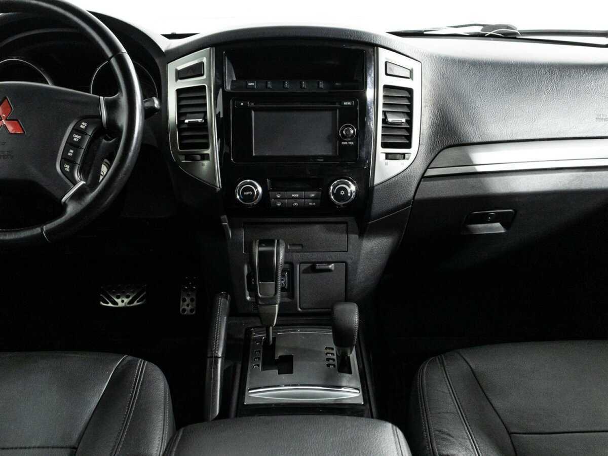 Митсубиши Паджеро б/у, 2015, Автоматическая. Фото: #11