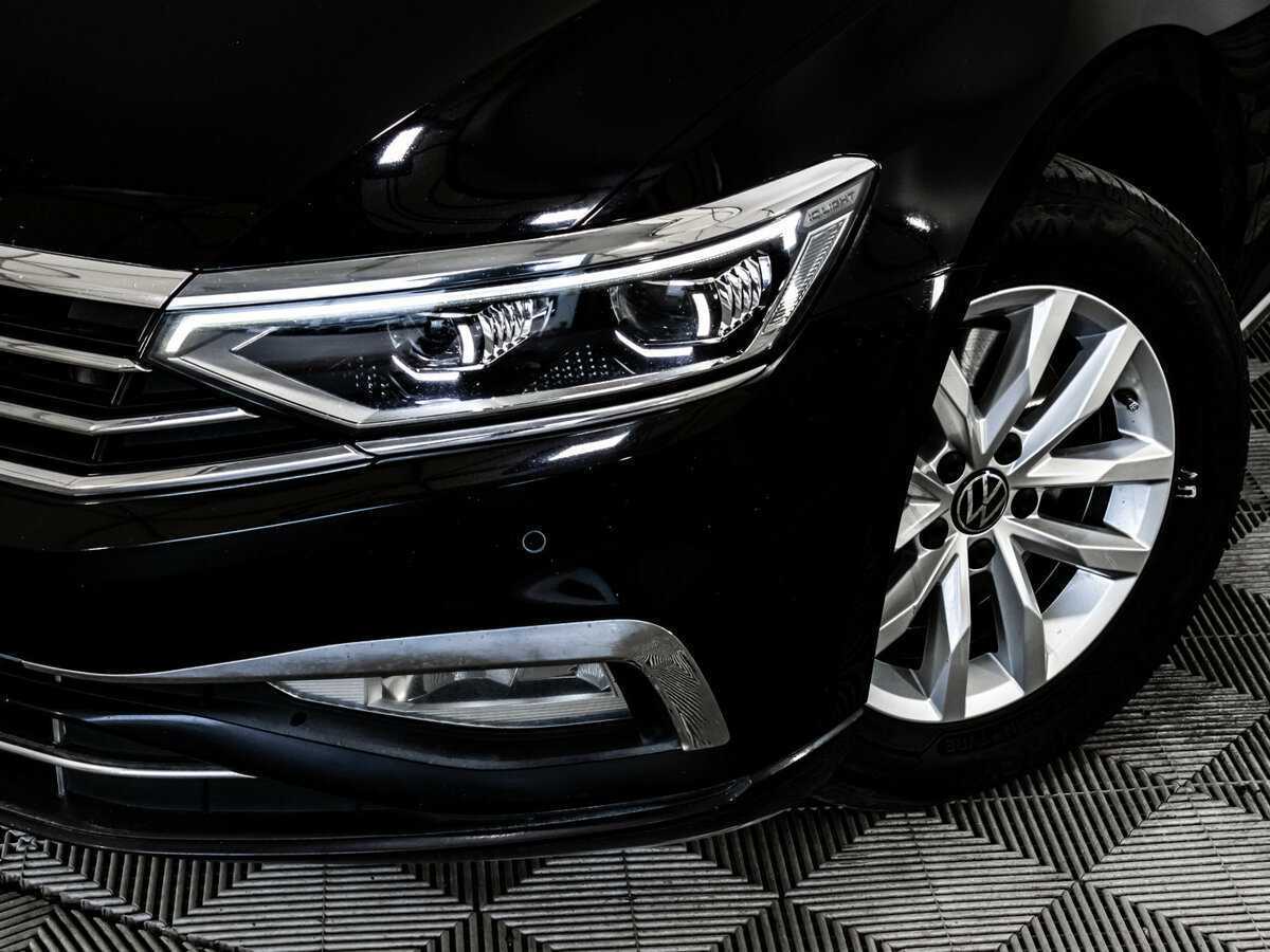 Volkswagen Passat б/у, 2020, Роботизированная. Фото: #1