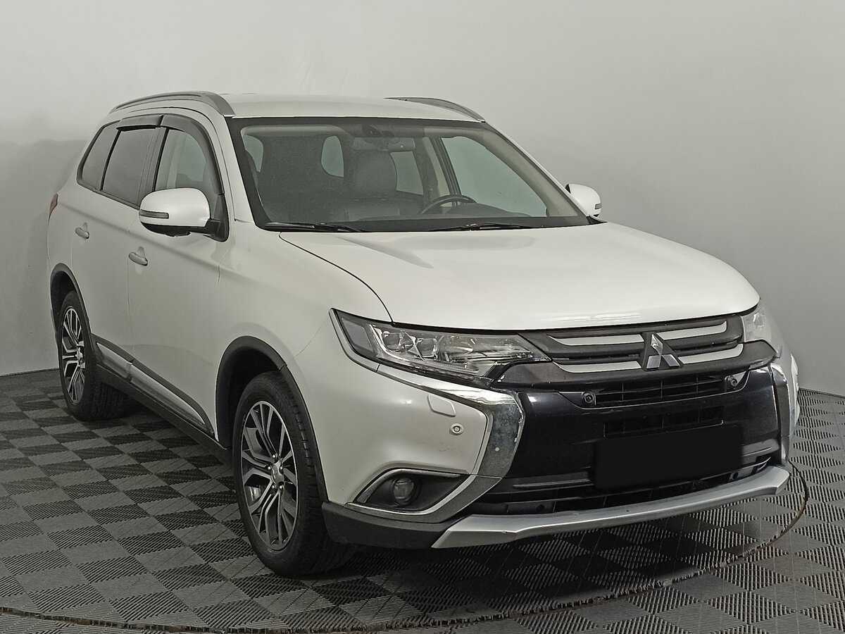 Mitsubishi Outlander б/у, 2017, Вариатор. Фото: #2