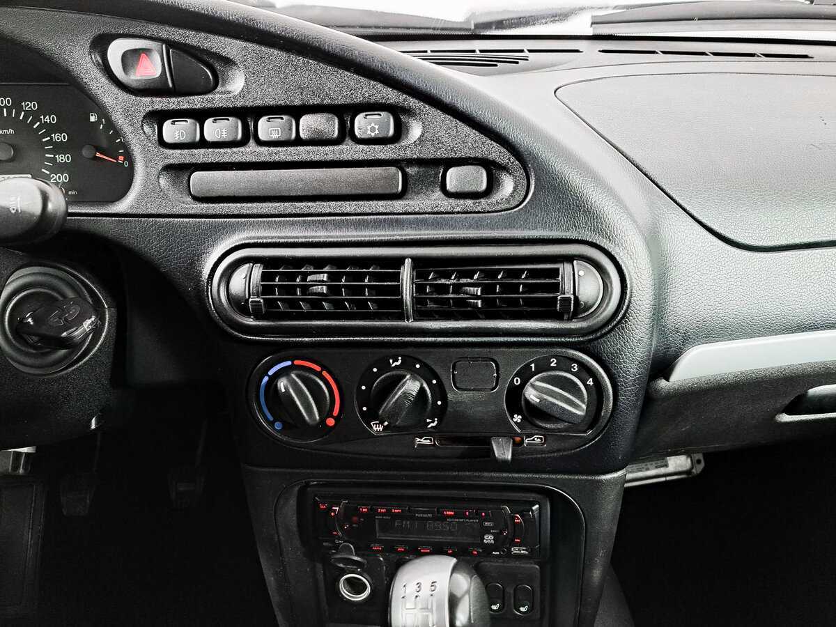 Chevrolet Niva б/у, 2015, Механическая. Фото: #14