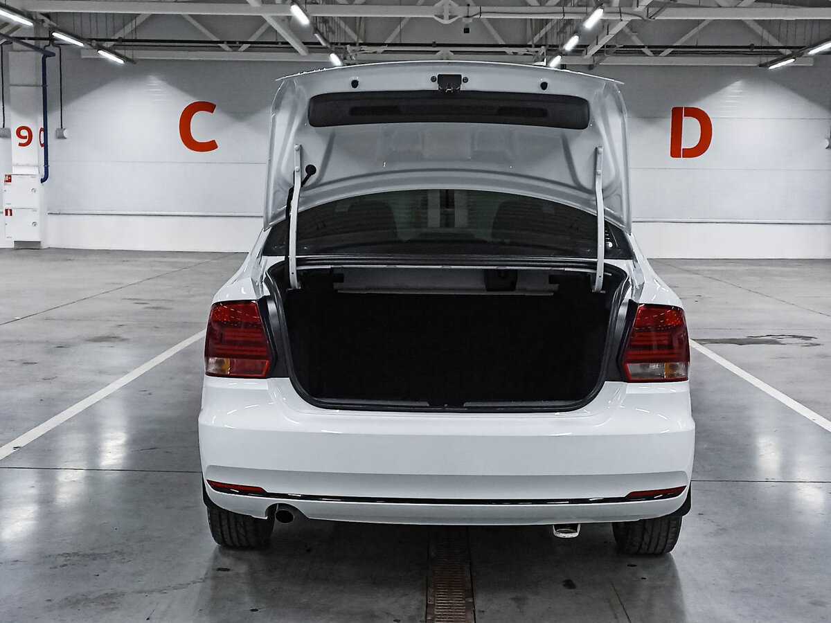 Volkswagen Polo б/у, 2019, Механическая. Фото: #8