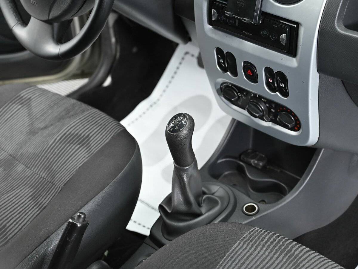 Рено Логан б/у, 2013, Механическая. Фото: #8