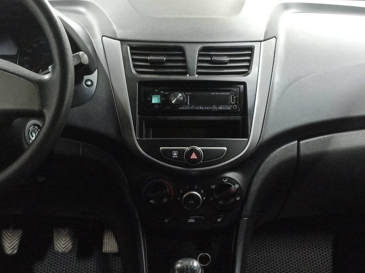 Hyundai Solaris б/у, 2016, Механическая. Фото: #14