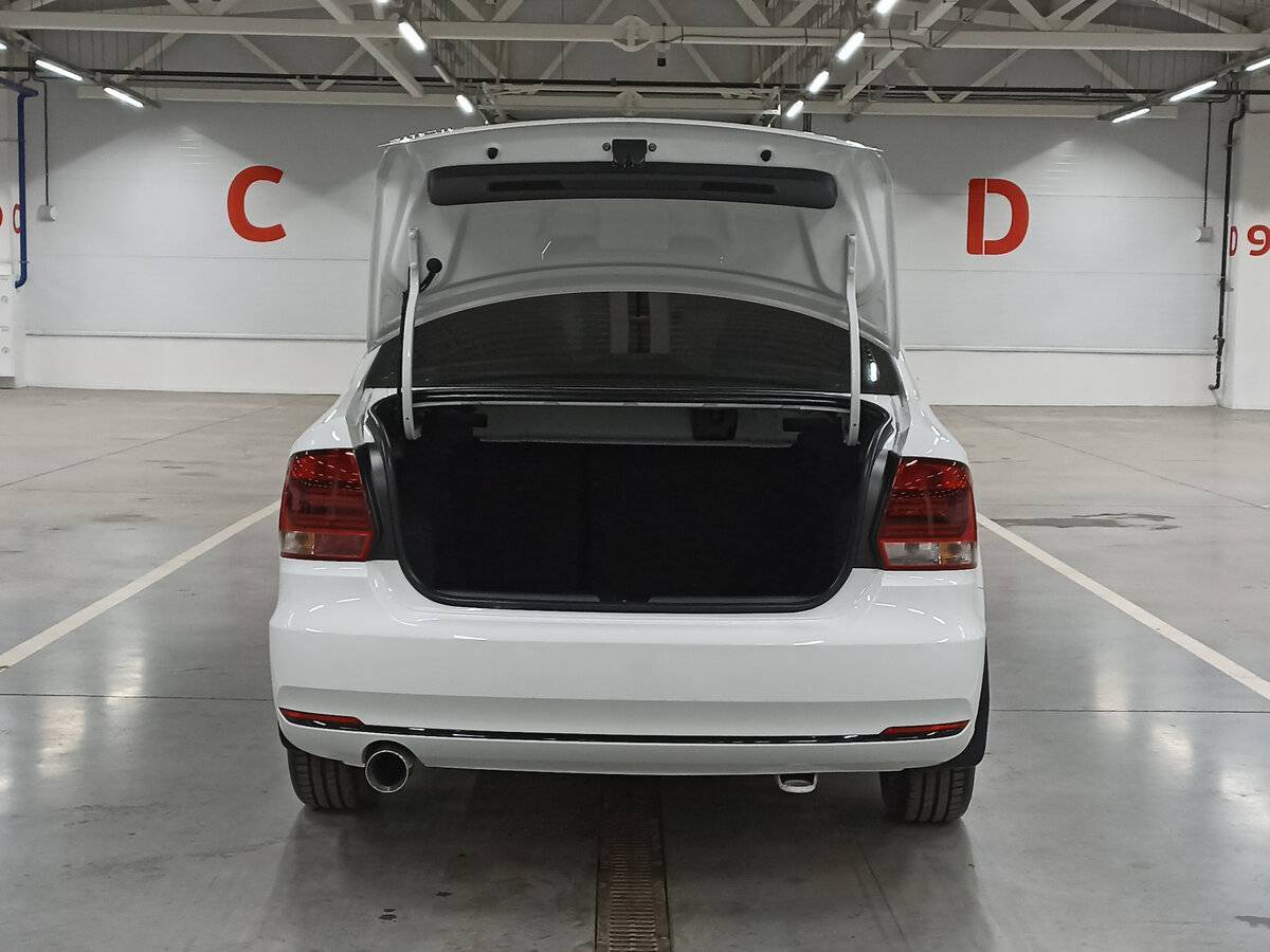 Volkswagen Polo б/у, 2016, Механическая. Фото: #9