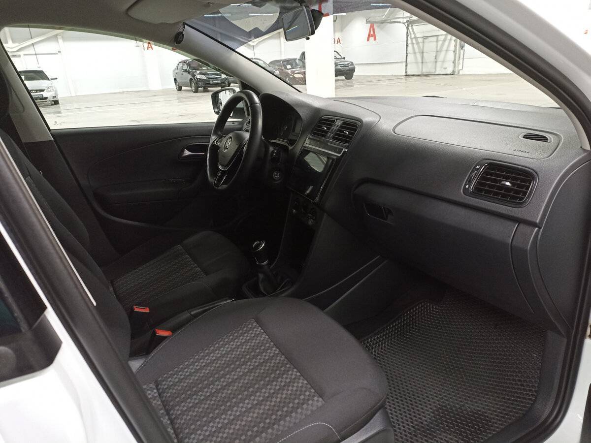 Volkswagen Polo б/у, 2016, Механическая. Фото: #10