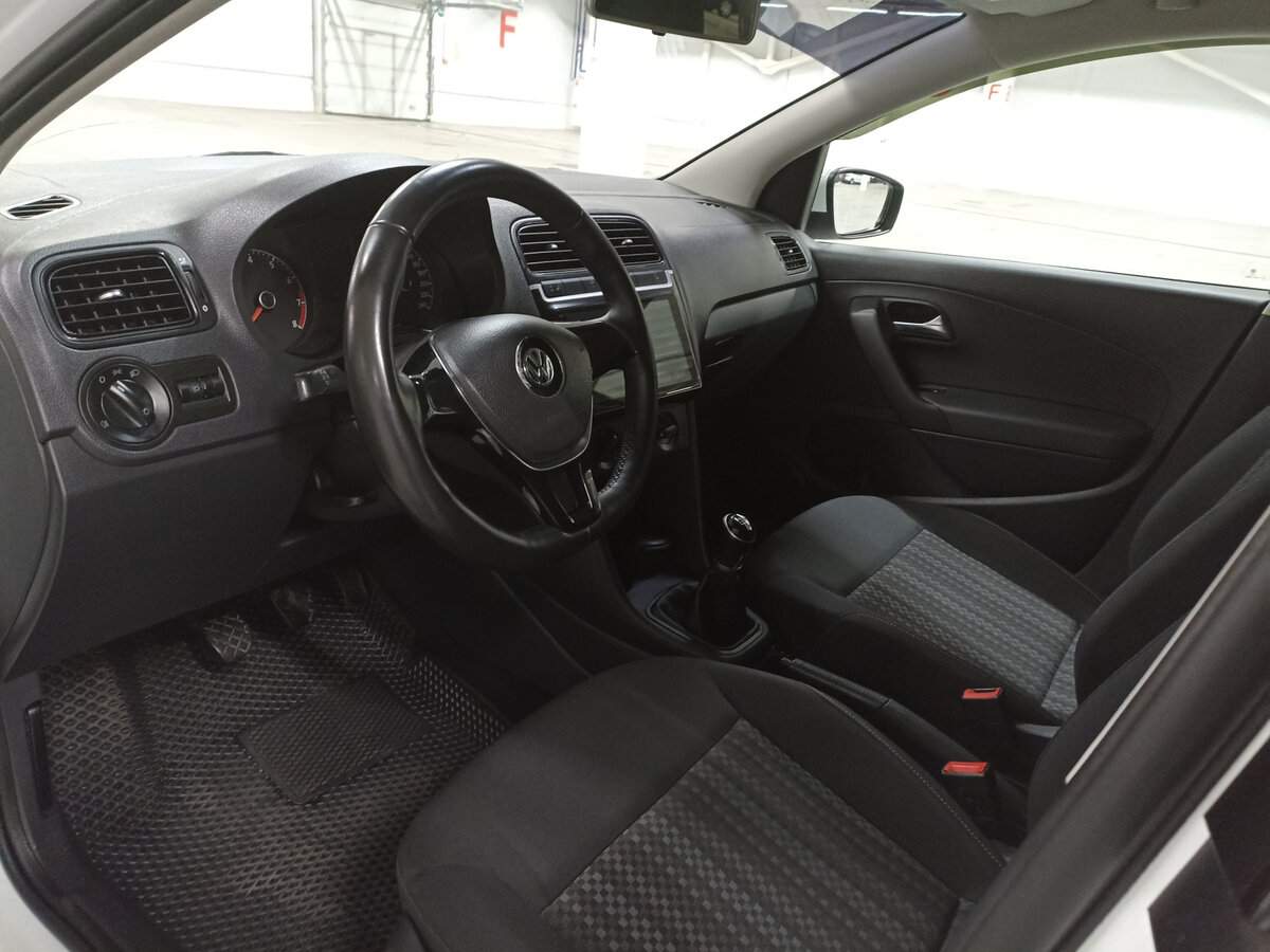 Volkswagen Polo б/у, 2016, Механическая. Фото: #15