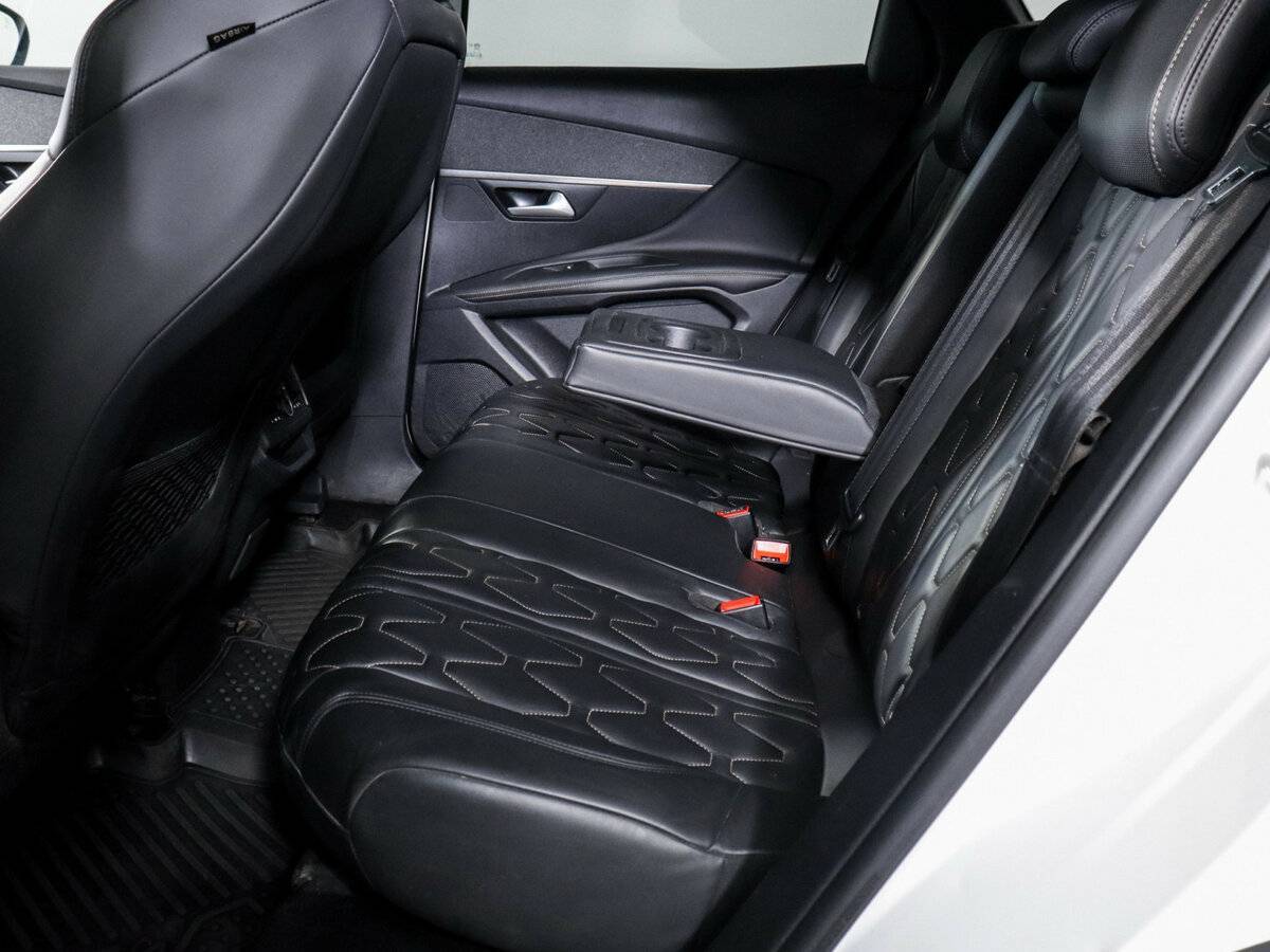 Peugeot 3008 б/у, 2017, Автоматическая. Фото: #6