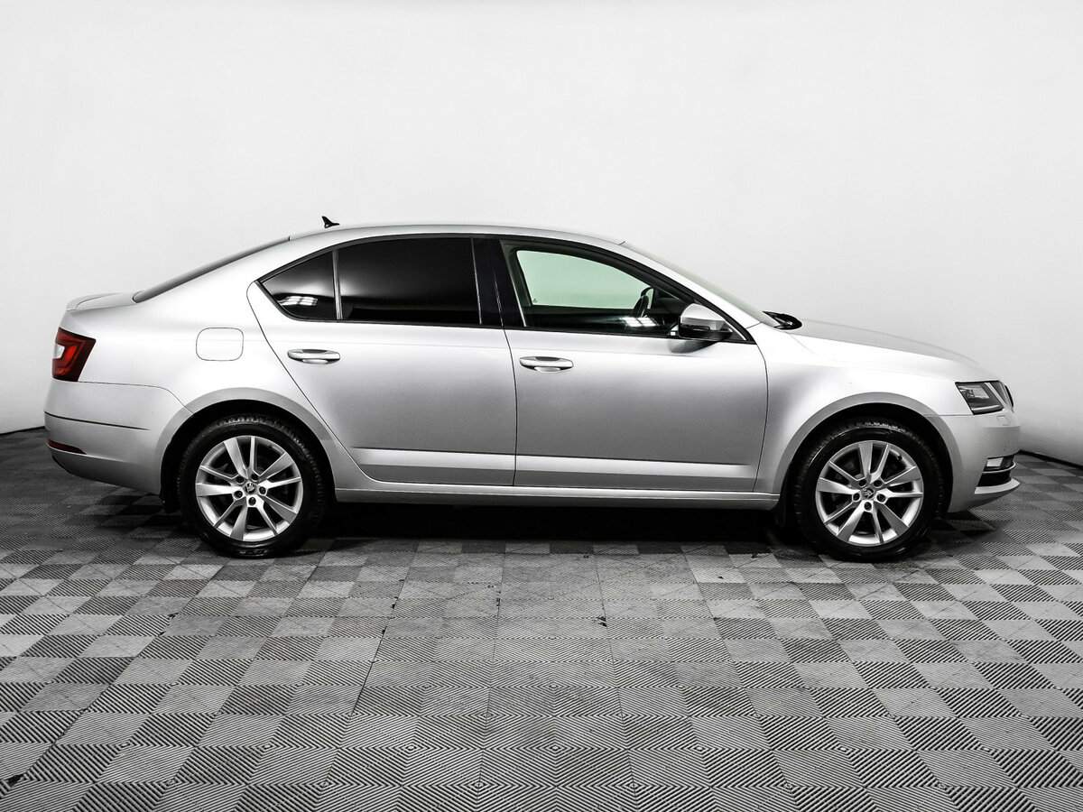 Шкода Октавия б/у, 2018, Роботизированная. Фото: #3