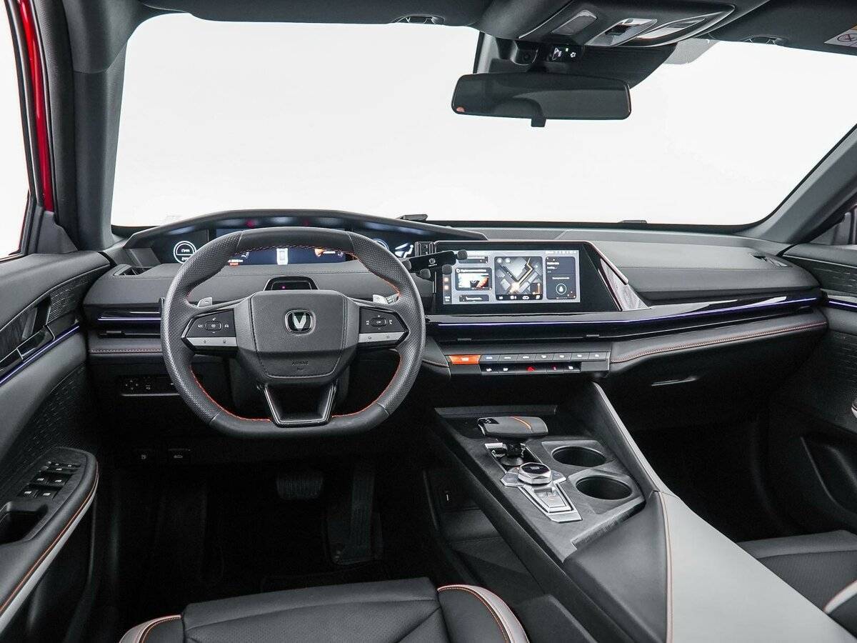 Changan UNI-V б/у, 2023, Роботизированная. Фото: #7