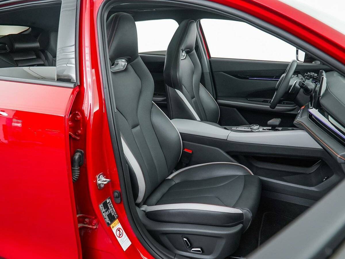 Changan UNI-V б/у, 2023, Роботизированная. Фото: #9