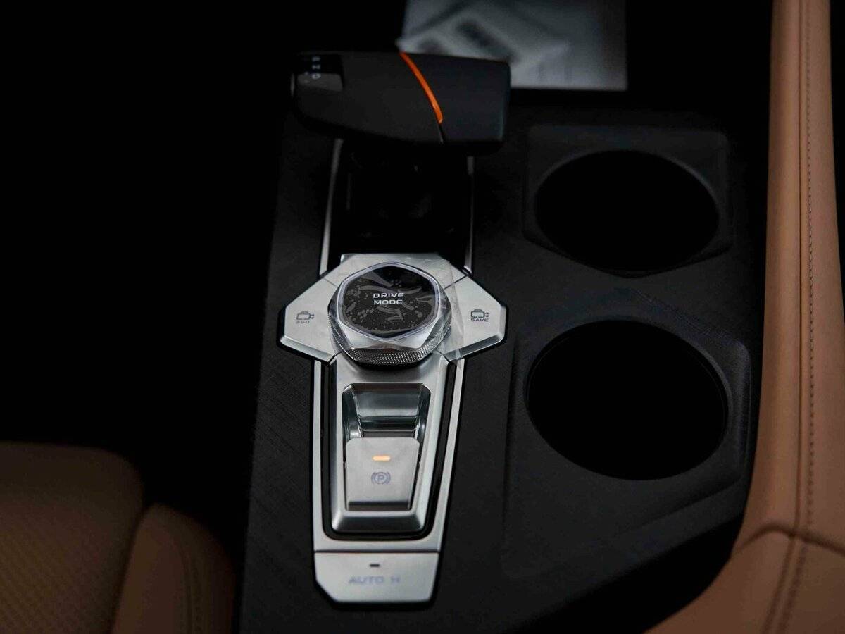 Changan UNI-V б/у, 2024, Роботизированная. Фото: #16