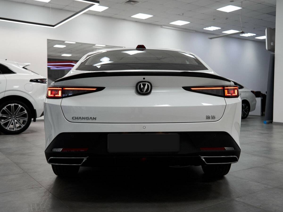 Changan Lamore б/у, 2024, Роботизированная. Фото: #2