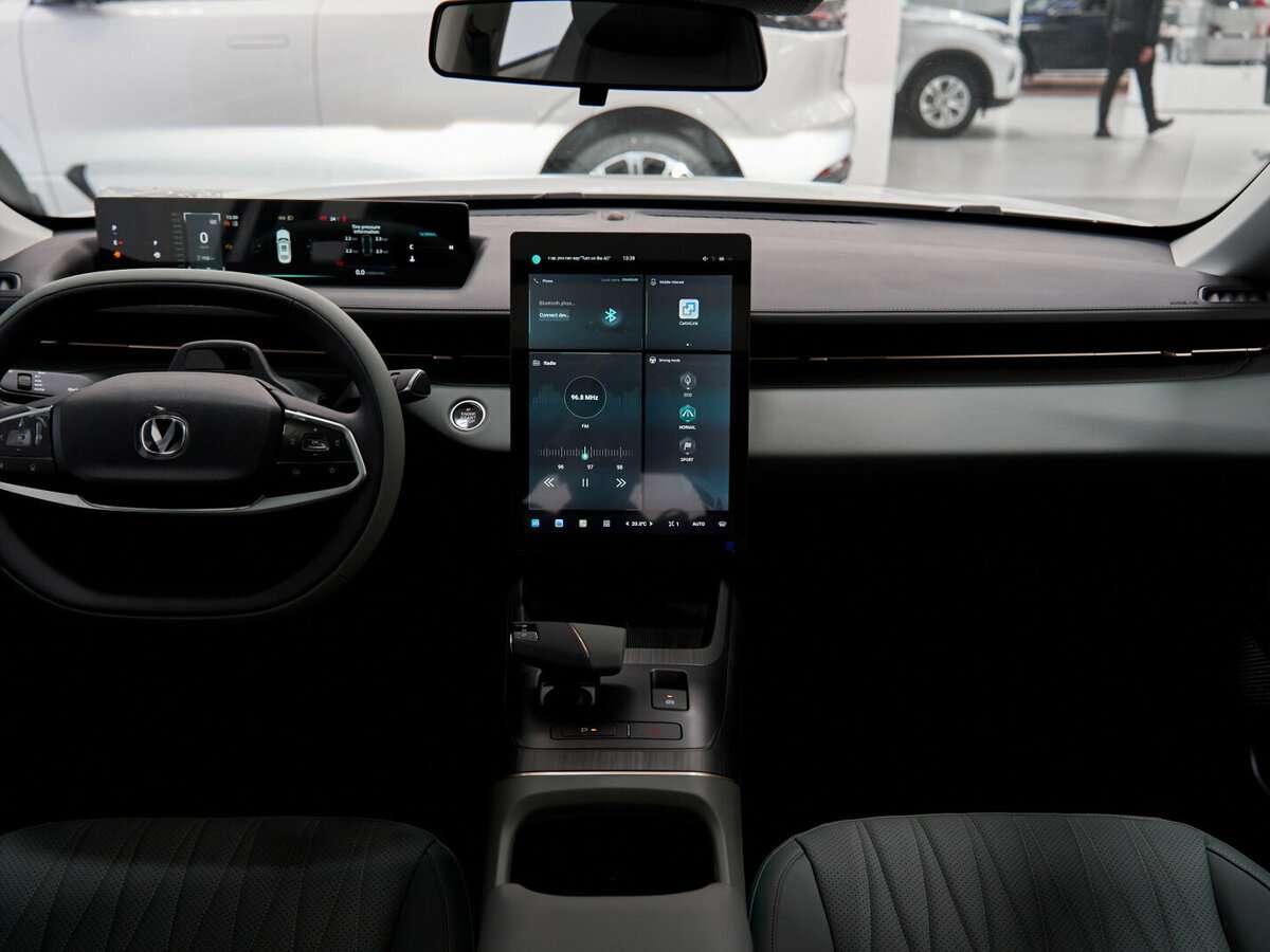 Changan Lamore б/у, 2024, Роботизированная. Фото: #19